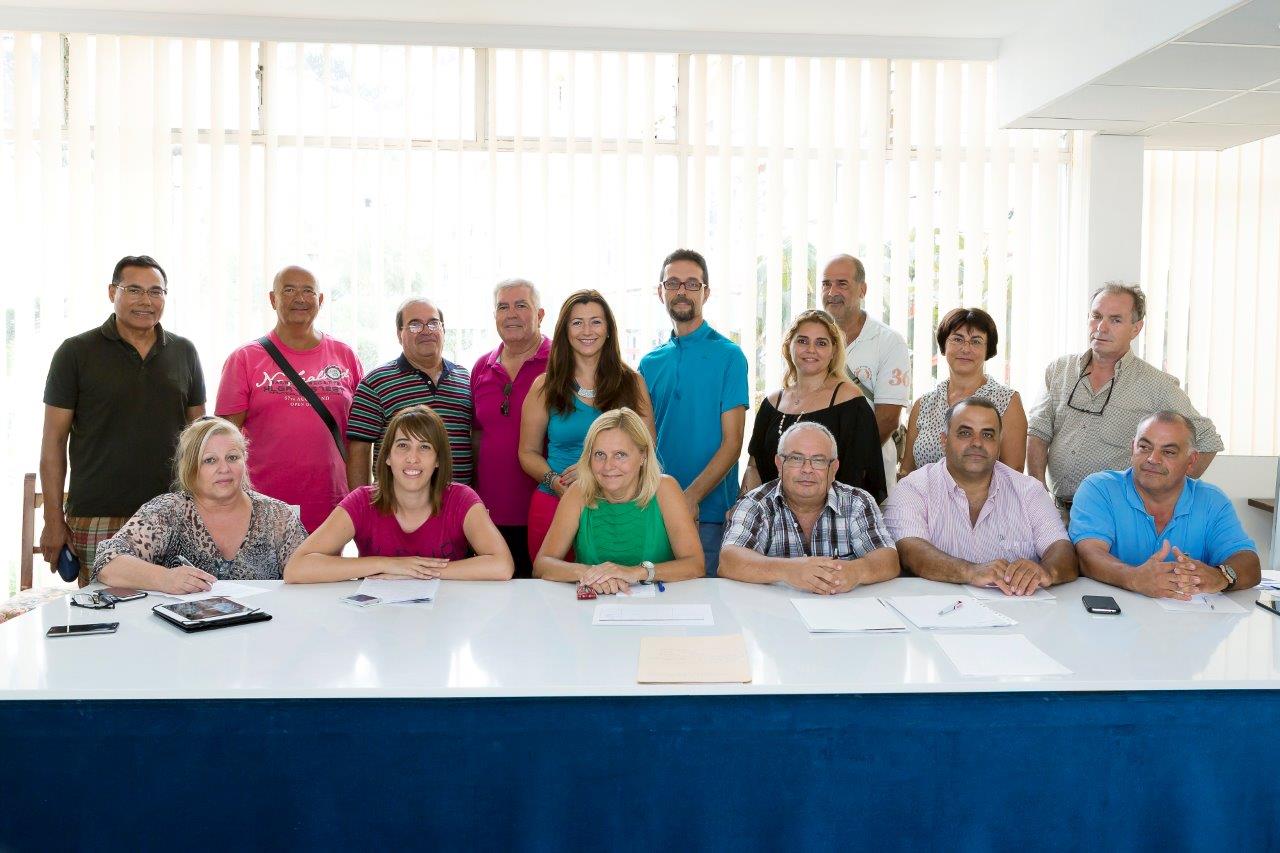 Miembros de la Junta Directiva de la AsociaciÃ³n PLATAFORMA  DE AFECTADOS POR LA LEY TURÃSTICA. PIA LUNDBERG
